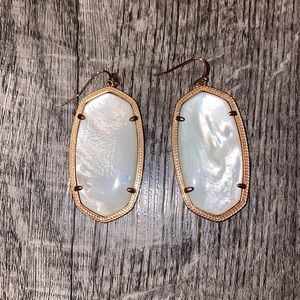 Kendra Scott Danielle Earrings in Ivory Mother of Pearl- Gently Used